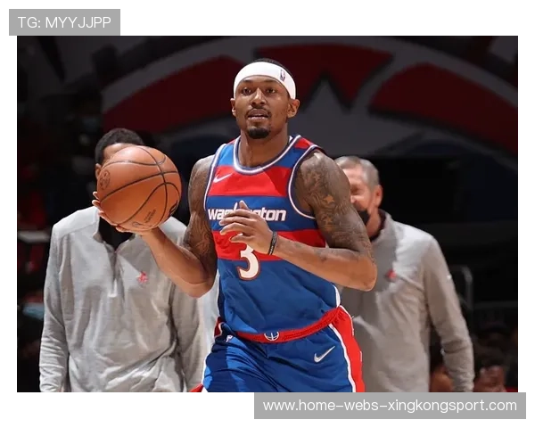 波特持球摆脱后稳稳中投